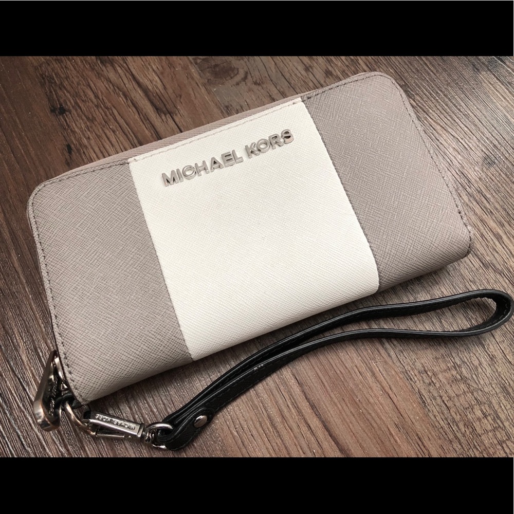 👝 [Michael Kors] Stripped Wallet Gray/White